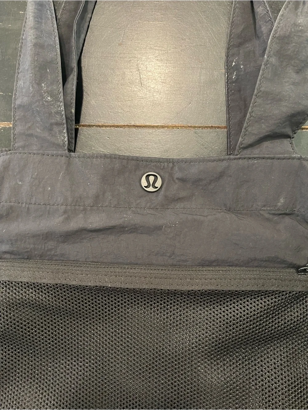 Lululemon Lightweight Bag - Picture 2 of 3